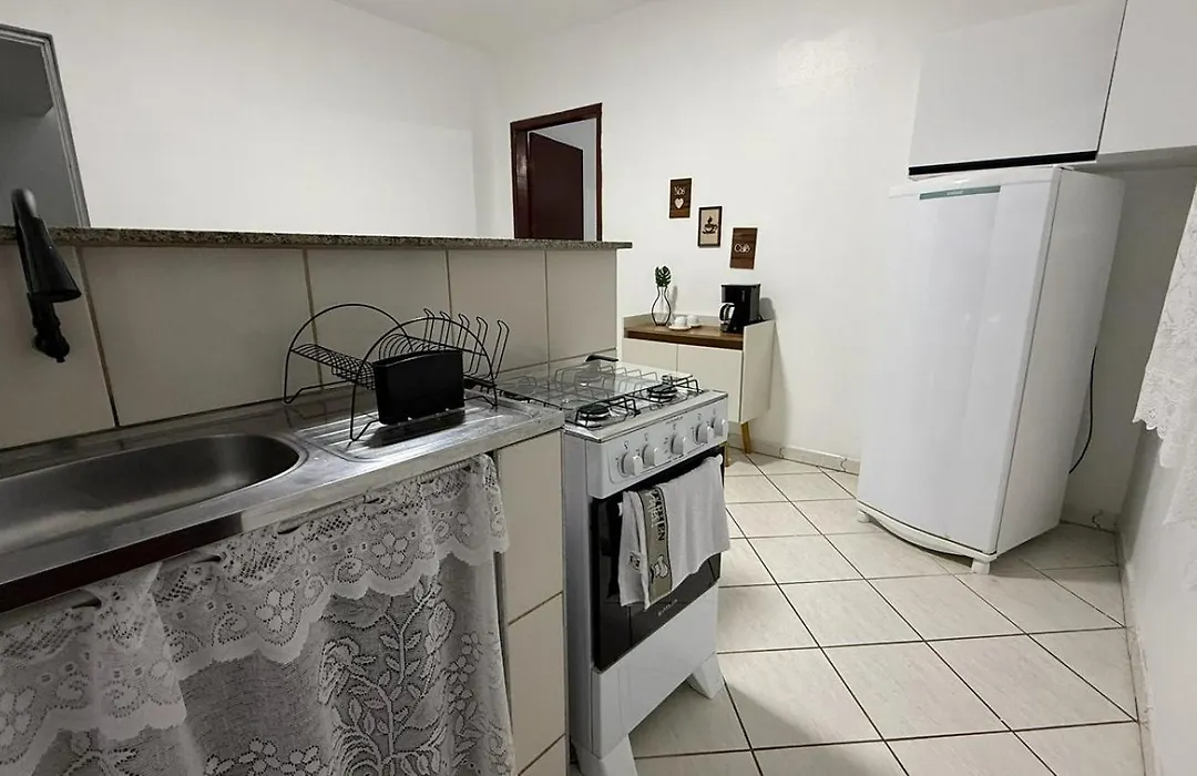 Suíte 1 confortável a 2 min da Praia.-1
